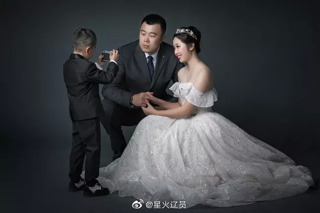 韩德君夫妇婚纱照曝光