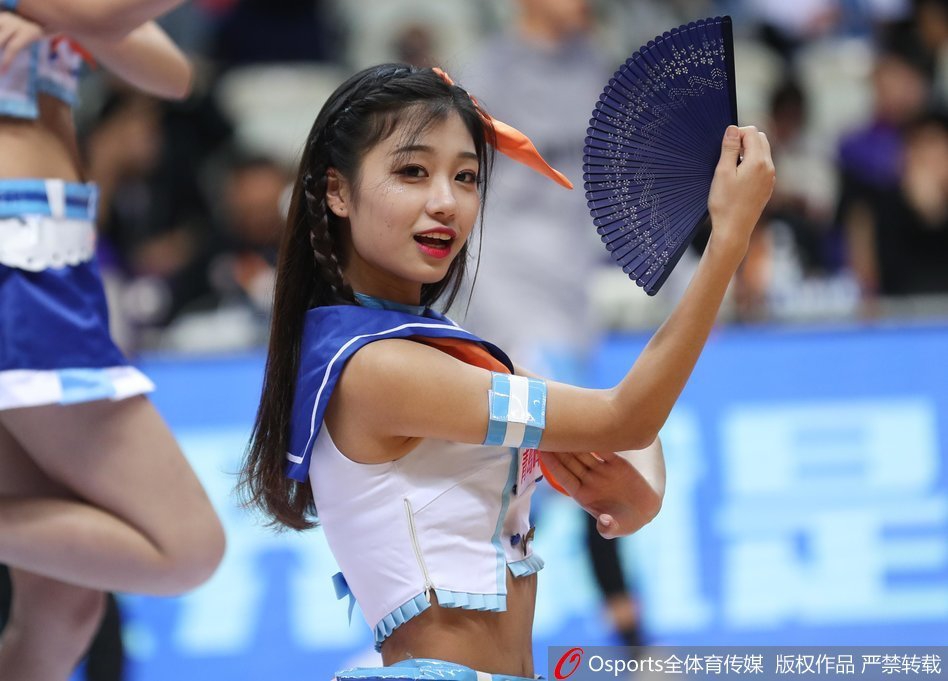 上海啦啦队二次元风满满