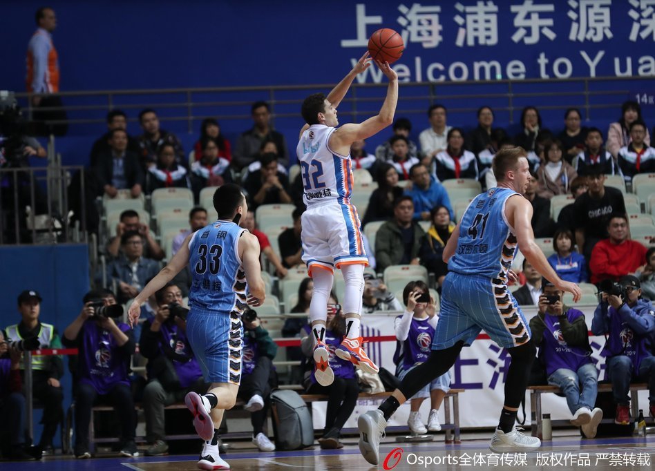 CBA第8轮:上海93-112北京