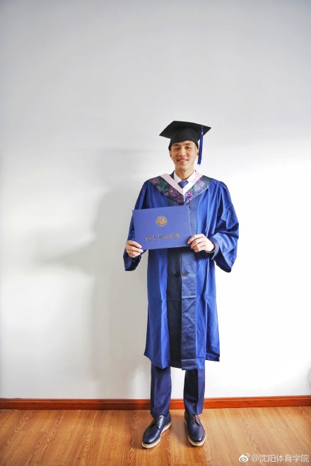 郭艾伦参加硕士答辩