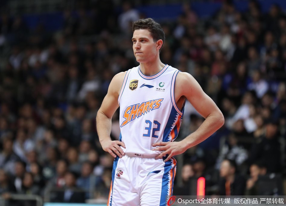 CBA第8轮:上海93-112北京