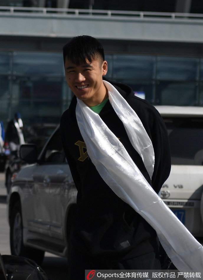 山东男篮抵达青海参加季前赛