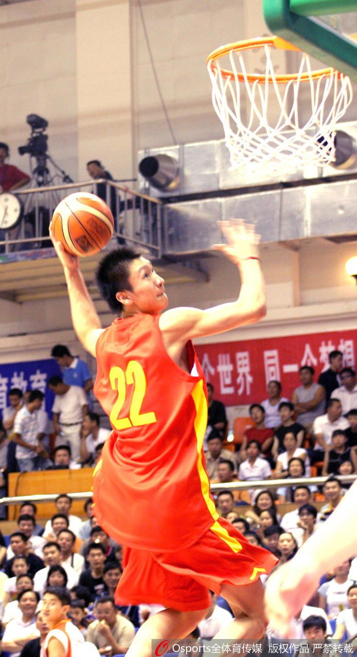 CBA球员青涩照之孙悦