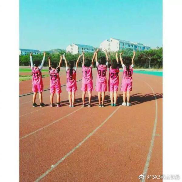 运动范甜美范的篮球女孩