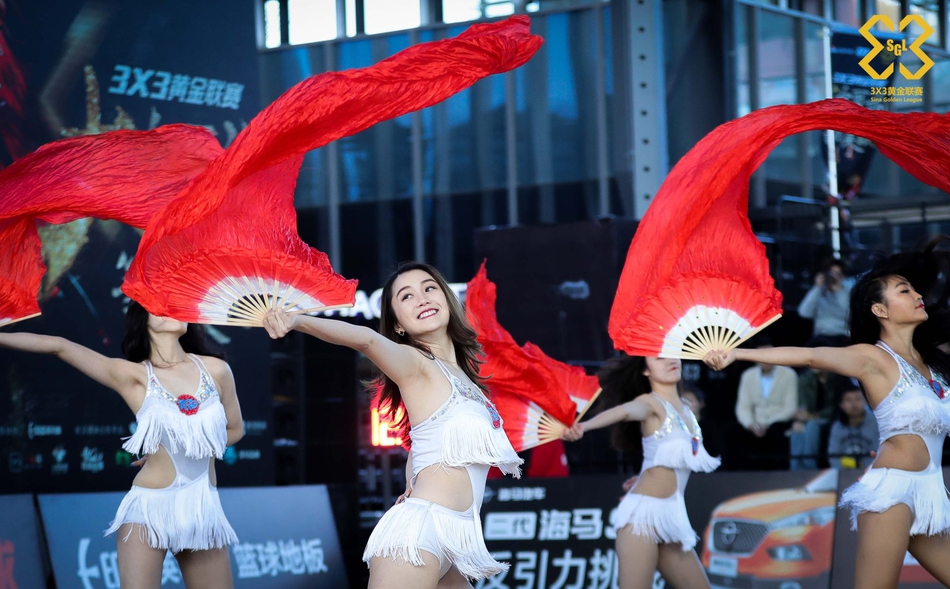 啦啦队宝贝激情热舞