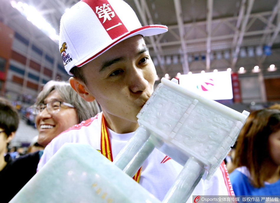 辽宁队确认杨鸣结束15年职业生涯 回顾杨鸣生涯精彩瞬间