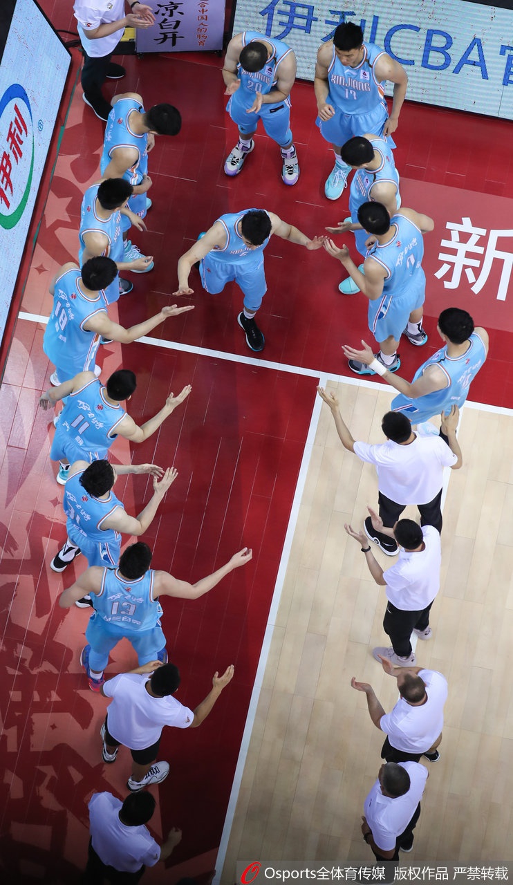 CBA复赛：新疆102-82八一