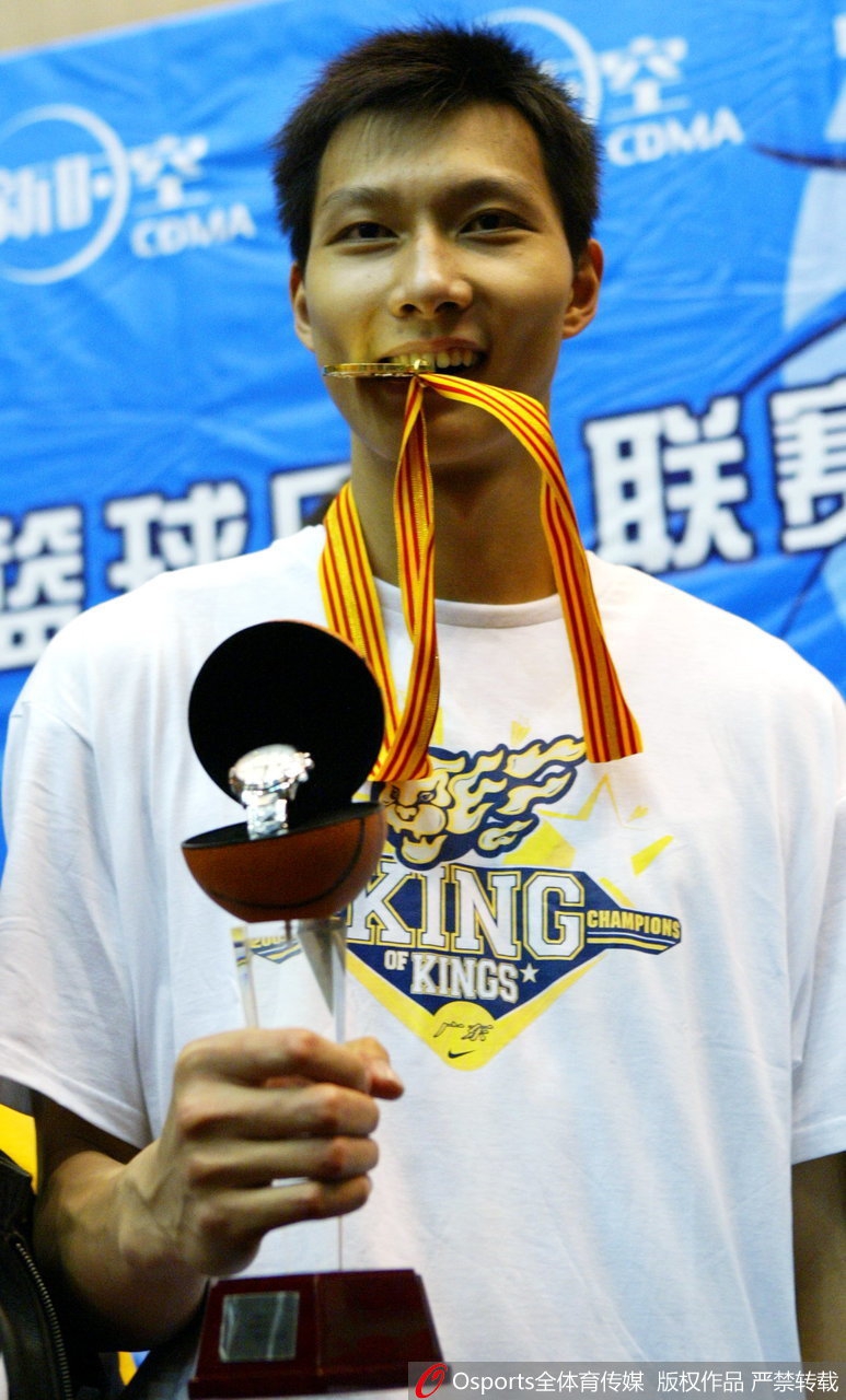 易建联32岁生日快乐