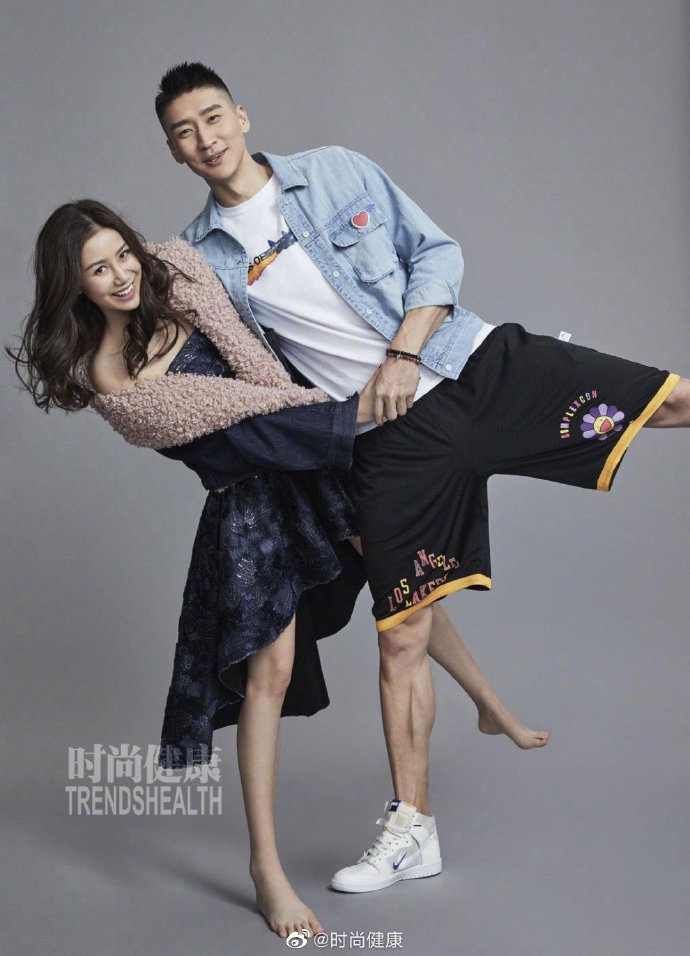 孙悦陈露拍摄恩爱写真