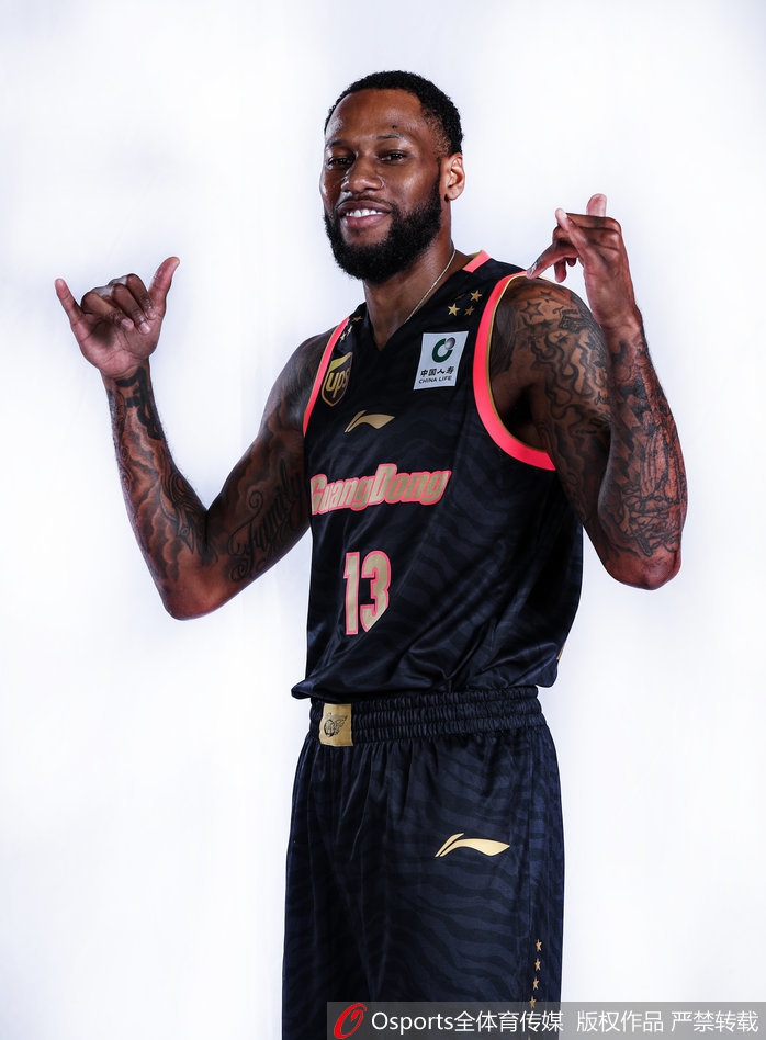 广东男篮冠军版球衣写真