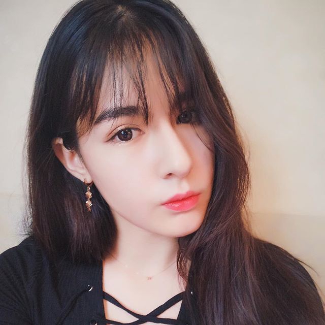 阿的江女儿迷人私房照