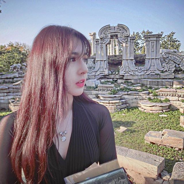 阿的江女儿迷人私房照