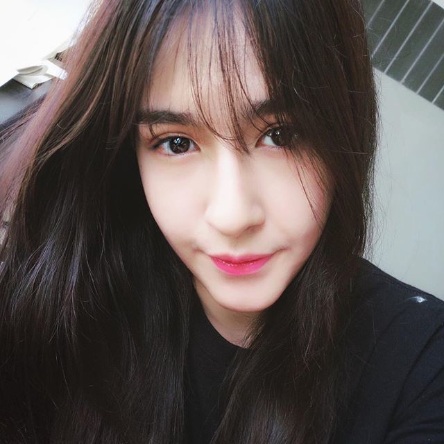 阿的江女儿迷人私房照