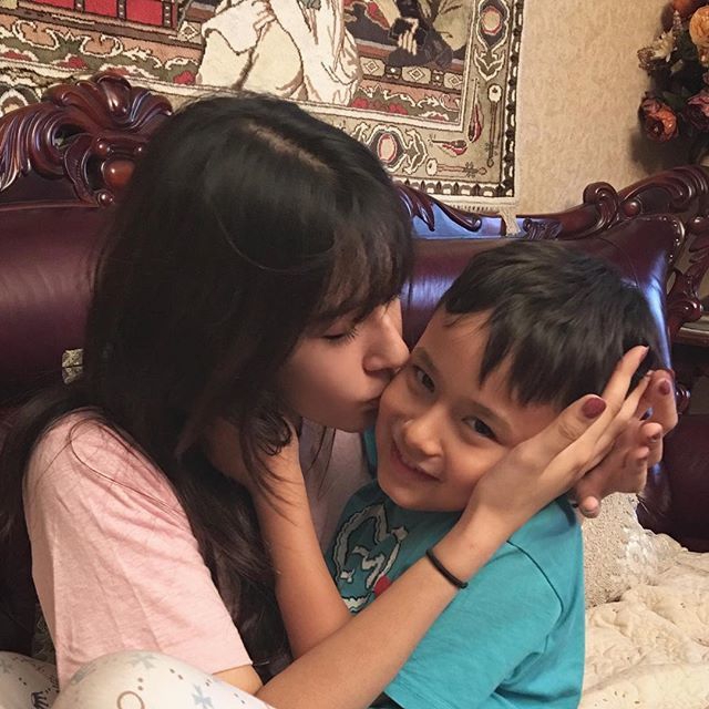 阿的江女儿迷人私房照