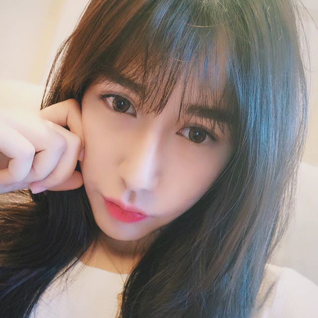 阿的江女儿迷人私房照