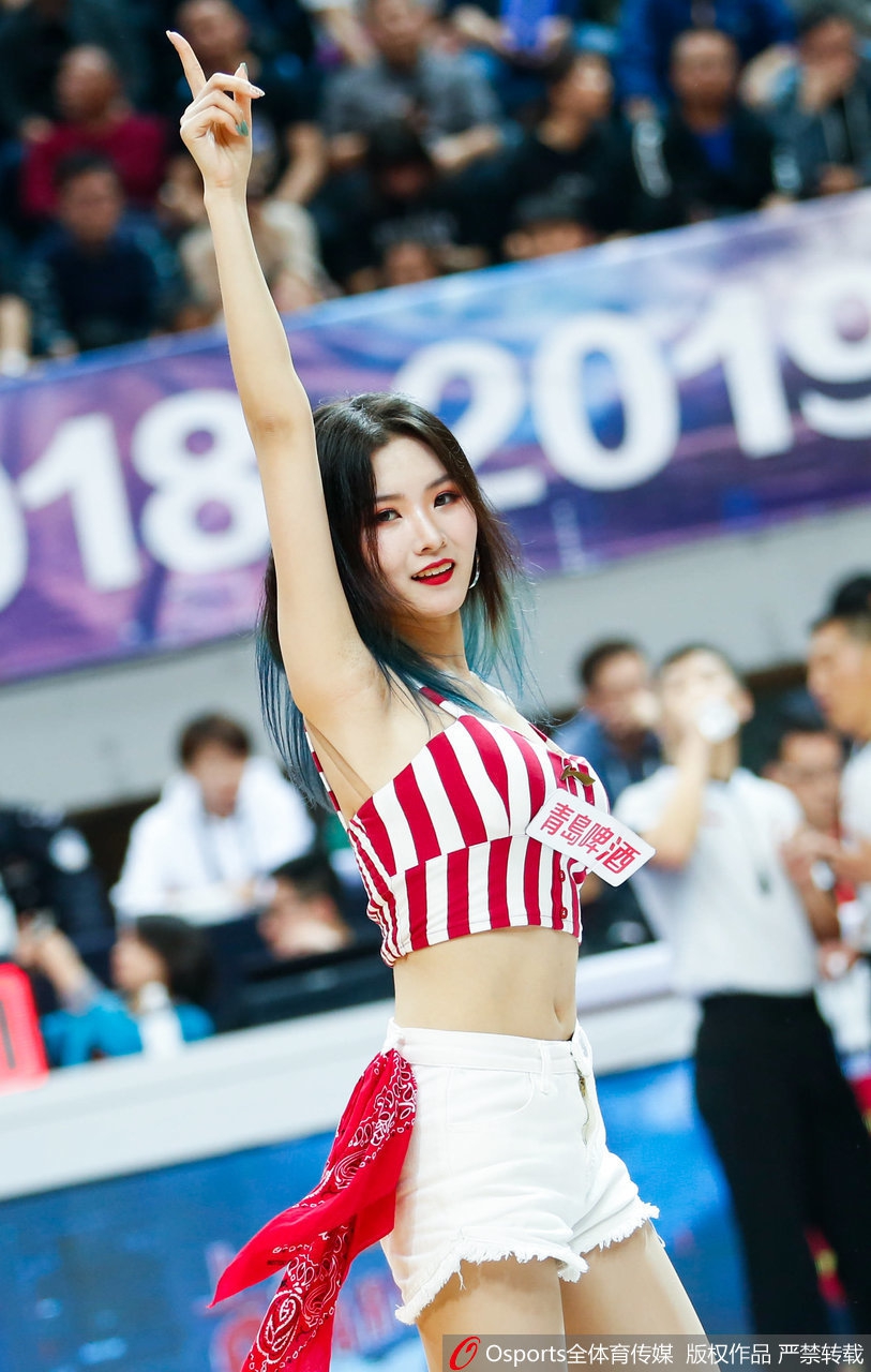 篮球宝贝热舞助威季后赛