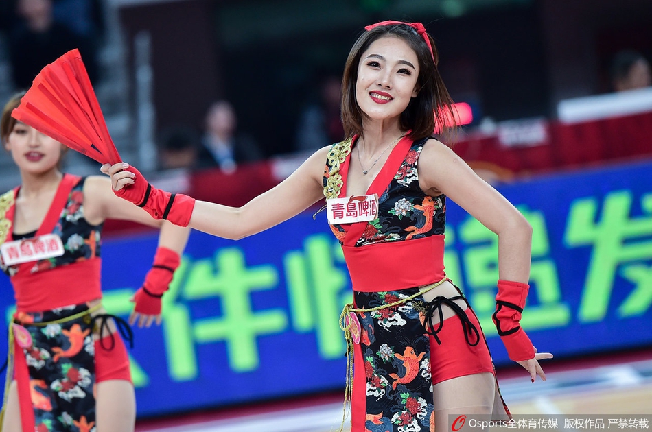 CBA第7轮:篮球宝贝热舞助威