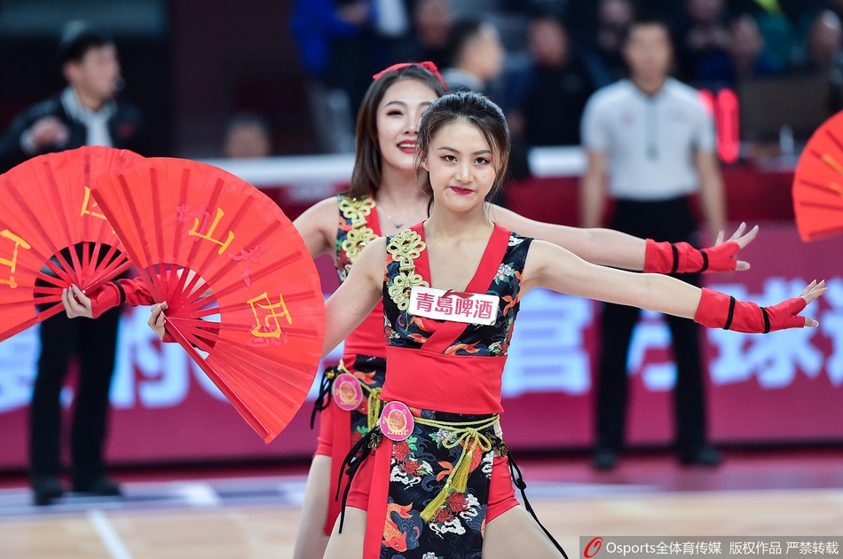 CBA第7轮:篮球宝贝热舞助威