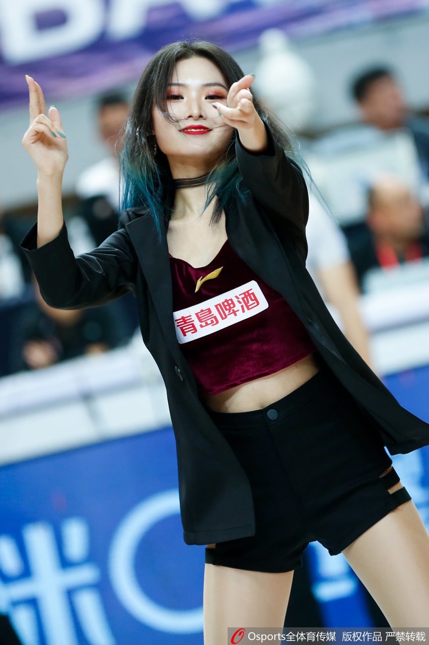 篮球宝贝热舞助威季后赛