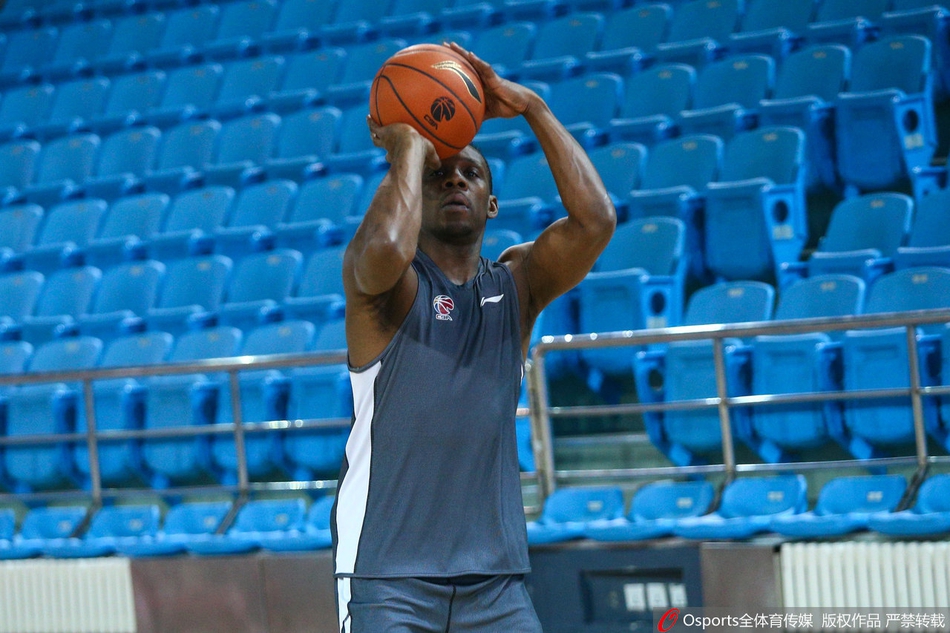 辽宁男篮备战东北德比