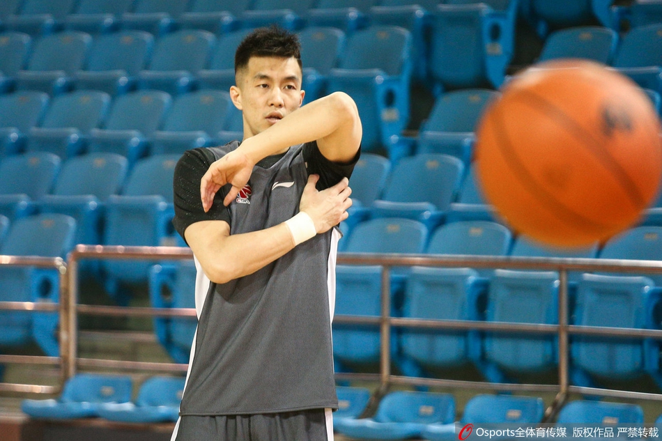 辽宁男篮备战东北德比