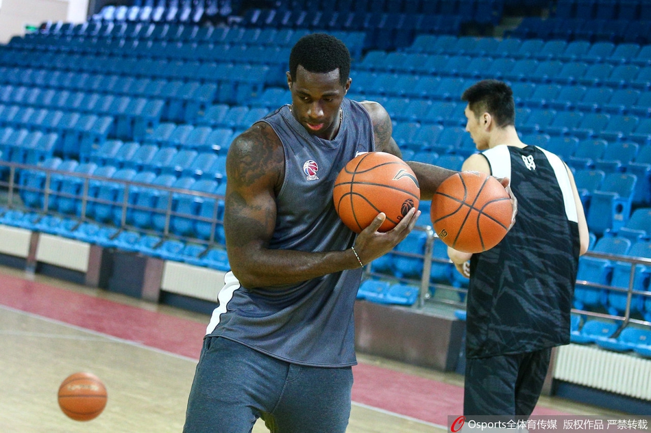 辽宁男篮备战东北德比