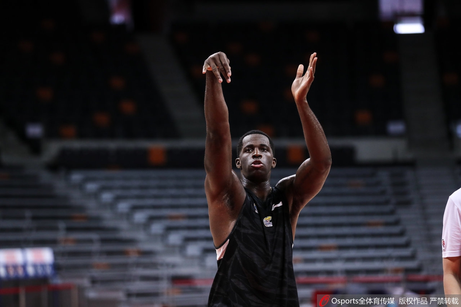 辽宁男篮备战训练