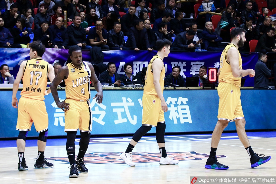 CBA1/4决赛：新疆134-100广厦