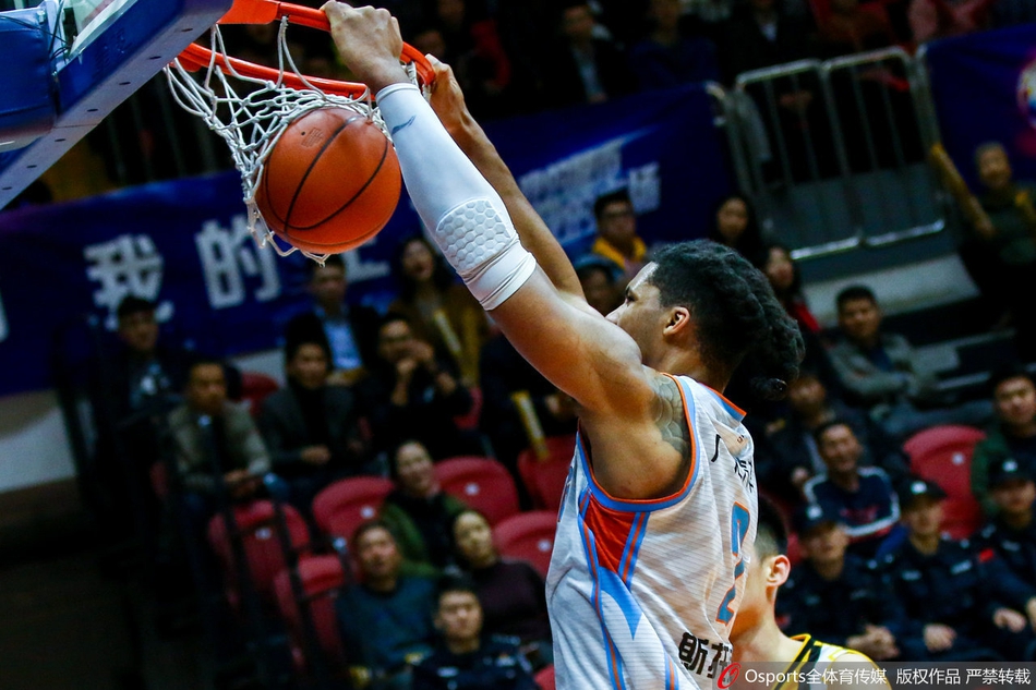 CBA1/4决赛：新疆134-100广厦