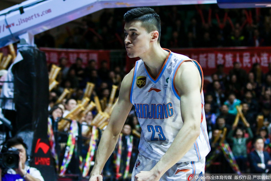 CBA1/4决赛：新疆134-100广厦