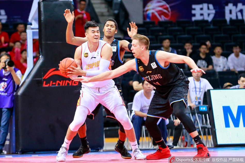 CBA1/4决赛：深圳88-104北京