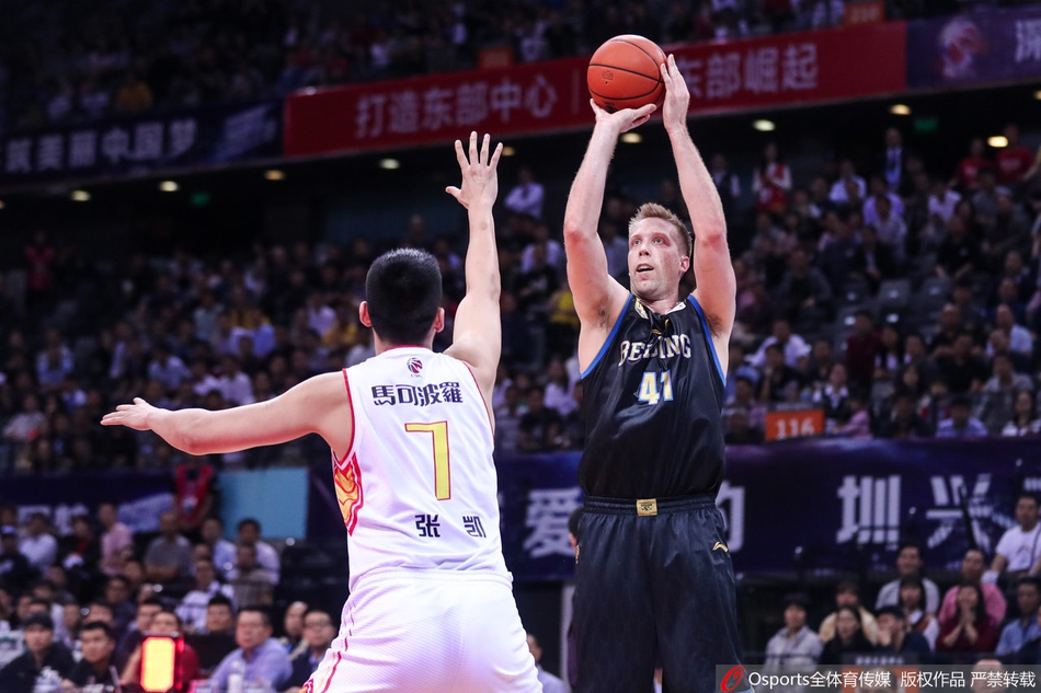 CBA1/4决赛：深圳88-104北京