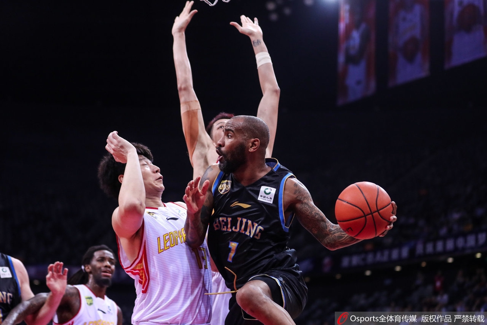 CBA1/4决赛：深圳88-104北京