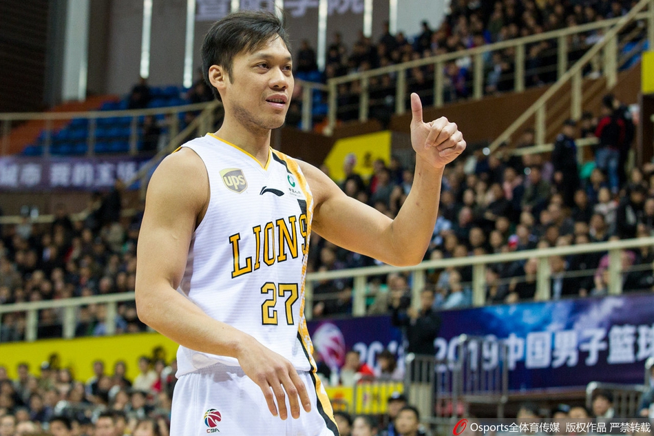 CBA1/4决赛：广厦120-112新疆