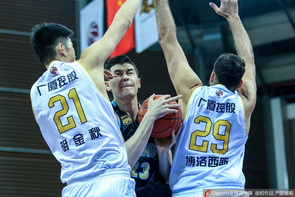 CBA1/4决赛：广厦120-112新疆