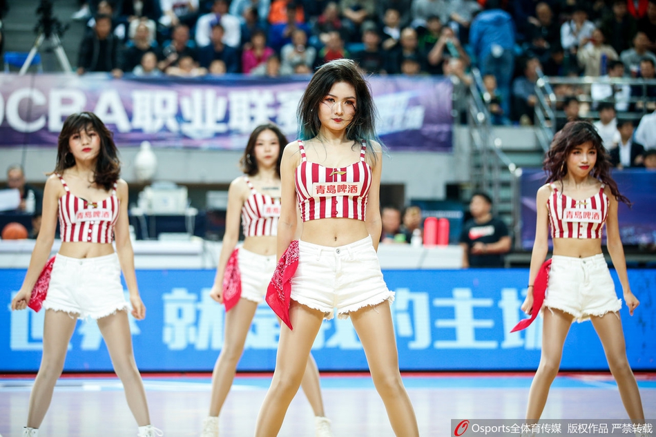 篮球宝贝热舞助威季后赛