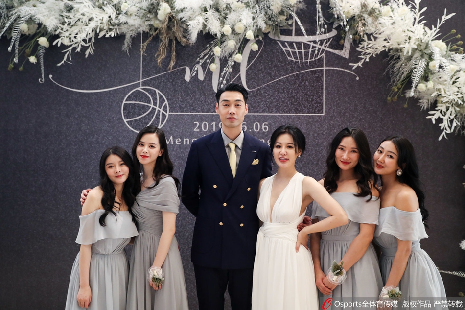 四川男篮神射手孟达大婚