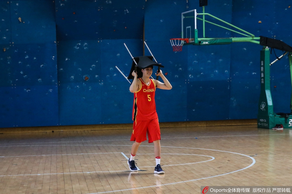 国青男篮官方写真拍摄花絮