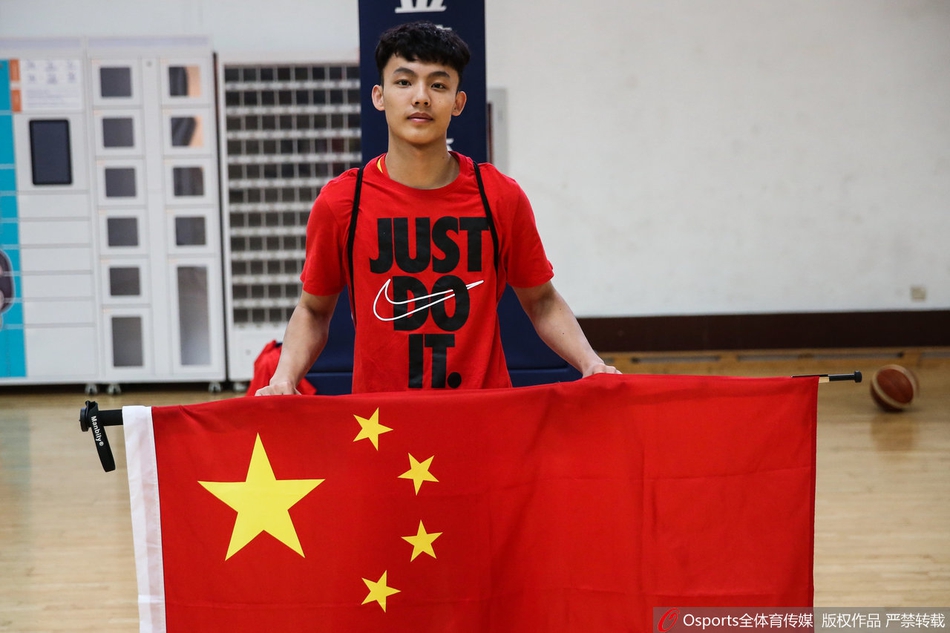 国青男篮官方写真拍摄花絮