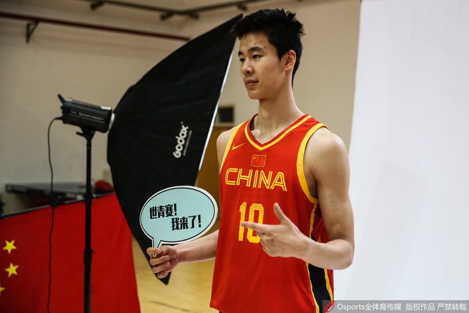 国青男篮官方写真拍摄花絮