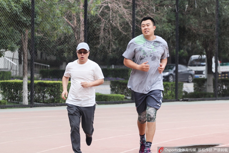 韩德君归队从跑圈开始首练