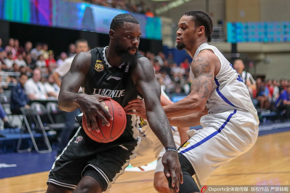 芬森首秀准三双 险些爆冲突