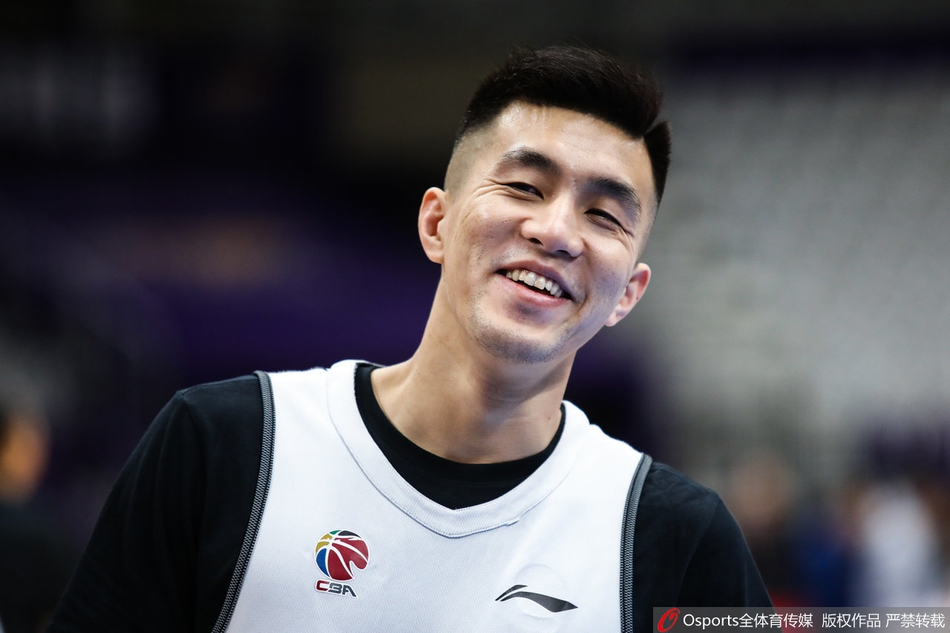 辽篮训练郭艾伦表情秀