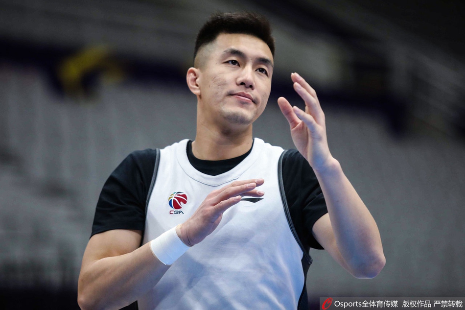 辽篮训练郭艾伦表情秀