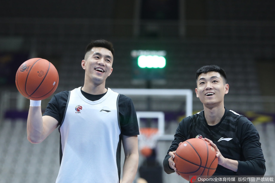 辽篮训练郭艾伦表情秀