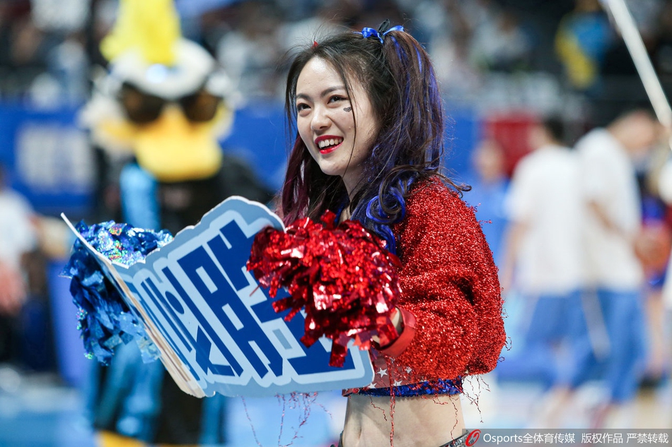 CBA第7轮:篮球宝贝热舞助威