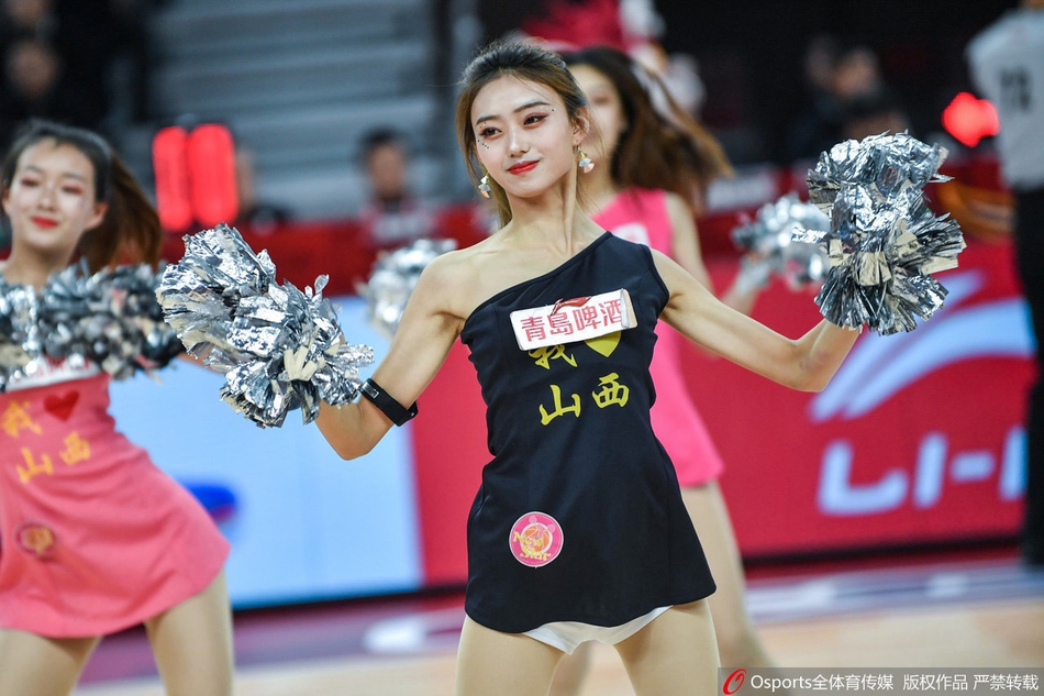 CBA第7轮:篮球宝贝热舞助威