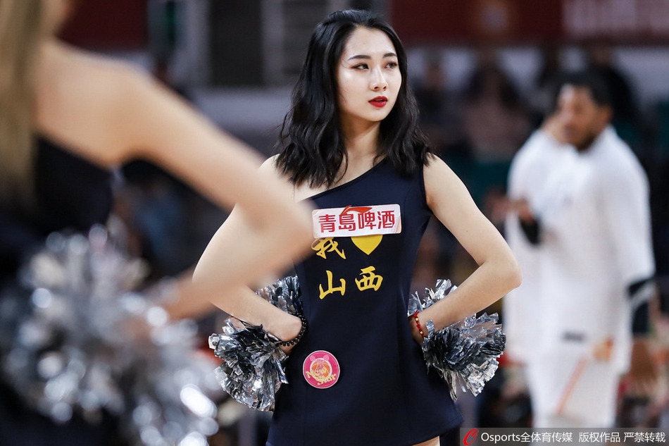 CBA第7轮:篮球宝贝热舞助威