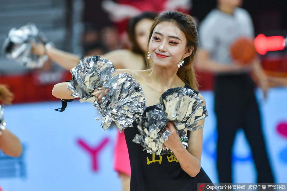 CBA第7轮:篮球宝贝热舞助威