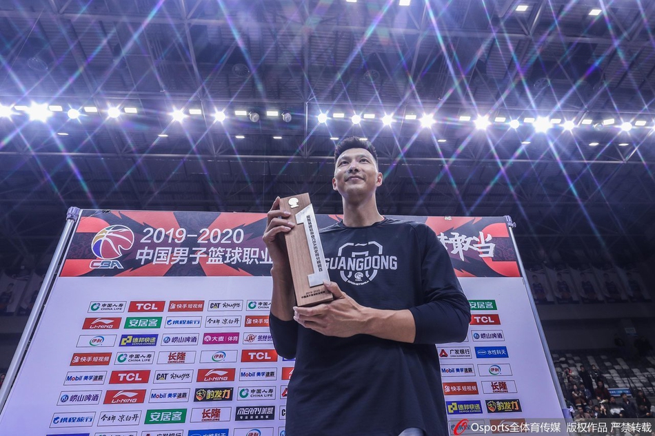 易建联超越朱芳雨加冕CBA历史得分王